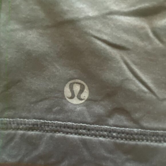 LULULEMON Women's Active Capri Pants Grey with Lime Green Accents Size 8 - Picture 3 of 4